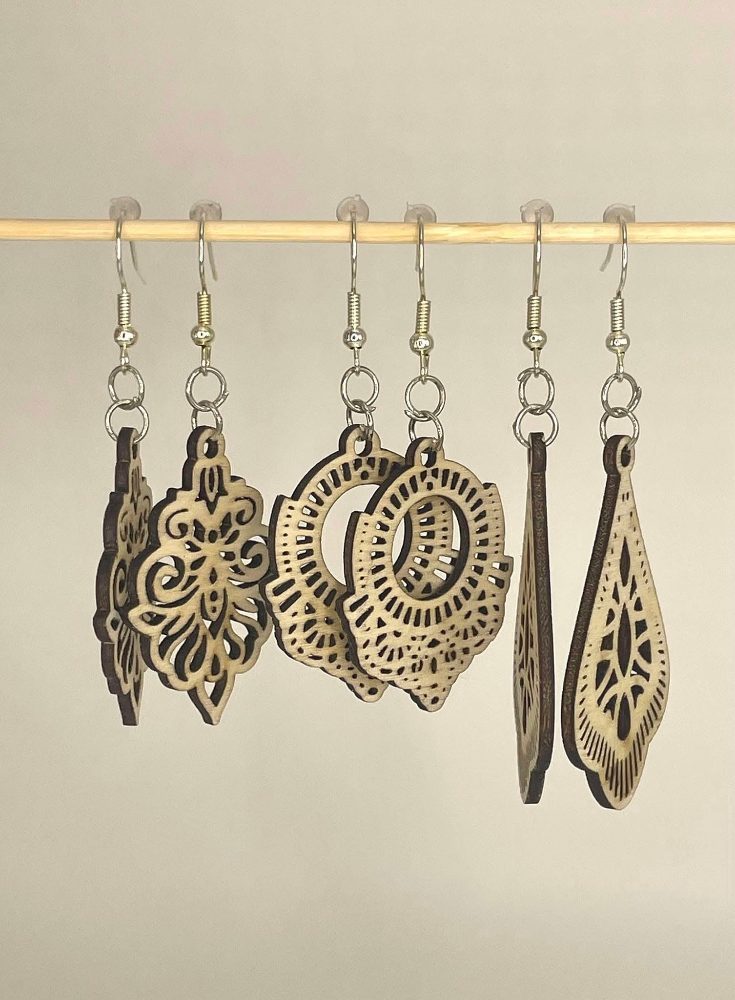 Parcourez la boutique pour explorer les différentes créations en bois et trouver l’objet qui correspond à votre envie ou à votre idée de cadeau.